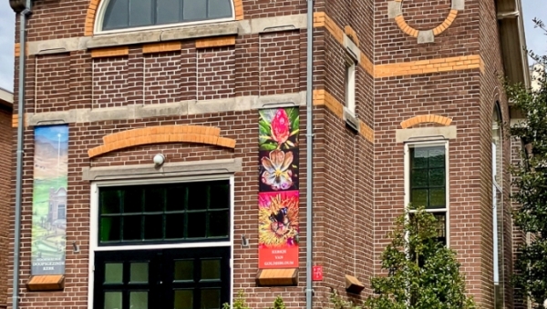 Blik op de hemel in Doopsgezinde kerk